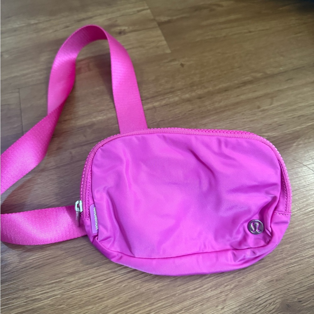 LULULEMON EVERYWHERE BELT BAG 1L